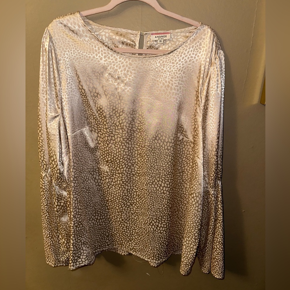 Boutique shimmer print top